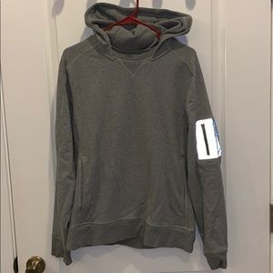 Men’s Lululemon gray sweatshirt